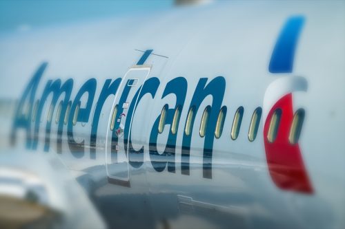 Vedere laterală a avionului American Airlines
