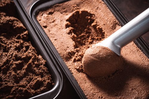 Bila pentru înghețată de ciocolată oferă detalii macro de înghețată de aproape