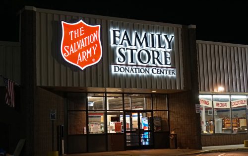Centrul de donații al magazinului de familie al Armatei Salvării