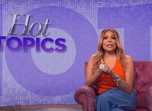Wendy Williams hosting "The Wendy Williams Show"