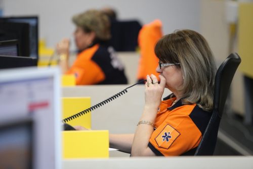 911 dispatcher having a conversation with a distress caller.