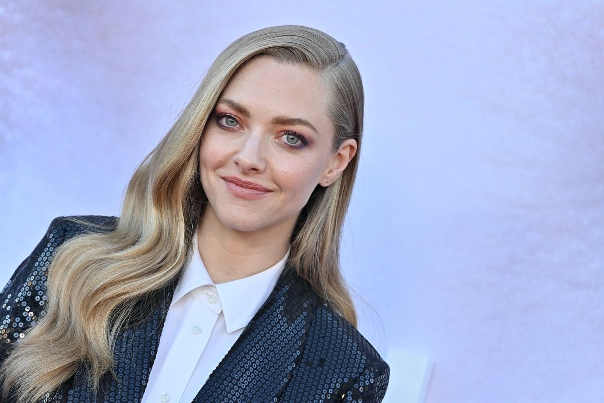 Amanda Seyfried Did Nude Scenes At 19 To Not Upset Anybody 