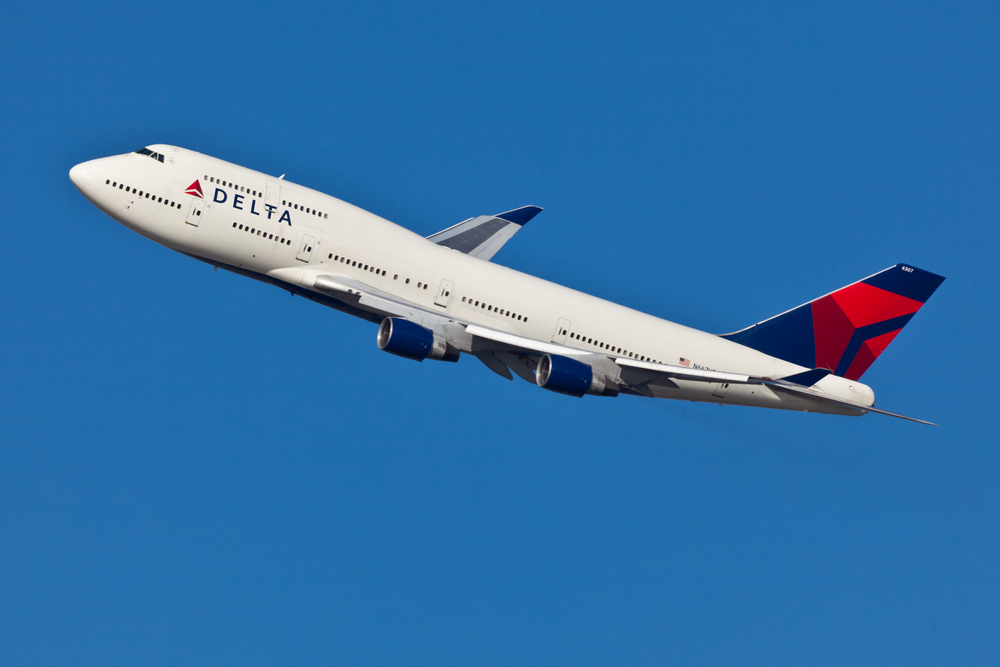Delta Airlines Plane Takeoff Passengers Debate Kids Skyclub ?quality=82&strip=all