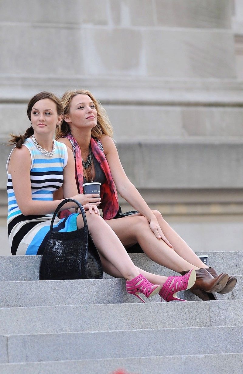 Leighton Meester and Blake Lively filming "Gossip Girl" in 2009