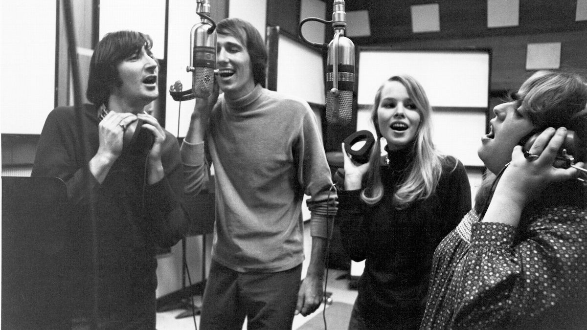 See the Last Surviving Members of the Mamas & the Papas Now