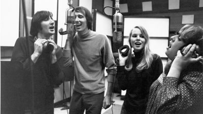 See the Last Surviving Members of the Mamas & the Papas Now
