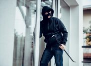 Robber breaks house door