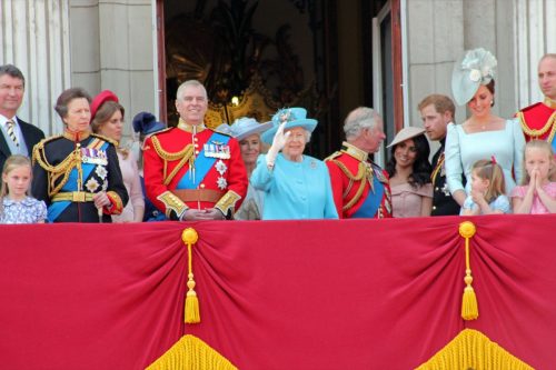 Queen Elizabeth, Prince Charles Meghan Markle Harry Andrew, William, Kate Beatrice, Eugenie Charlotte Balcony 