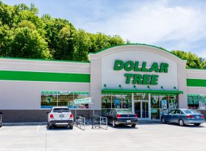 Dollar Tree Exterior