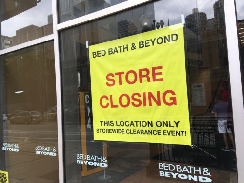 bed bath beyond store closing sign