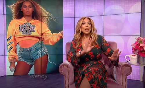 Wendy Williams hosting "The Wendy Williams Show"