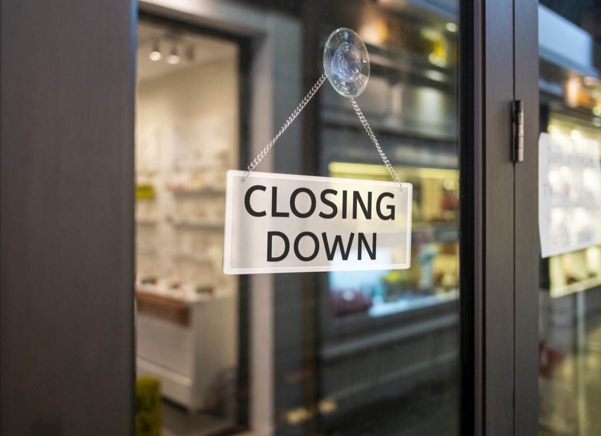 Chic Alert: eLuxury Closing Down Online Store