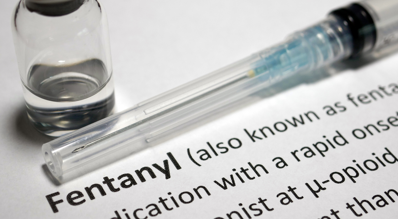 Syringe and description of fentanyl.
