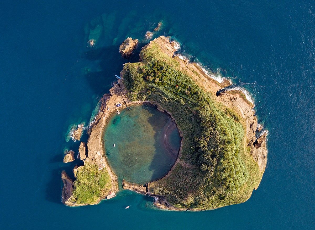 New “baby” Island Has Been Spotted In The Middle Of The Ocean