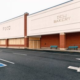 grocery store closed