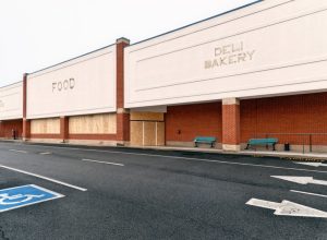 grocery store closed