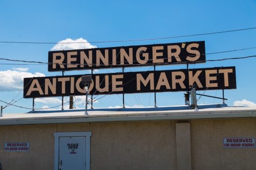 Chợ đồ cổ của Renninger ở Adamstown Pennsylvania