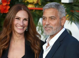 Julia Roberts and George Clooney at the premiere of "Ticket to Paradise" in London in September 2022