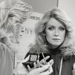 Donna Mills on the set of "Knots Landing" in 1982