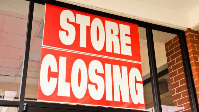 store closing banner