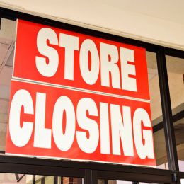 store closing banner