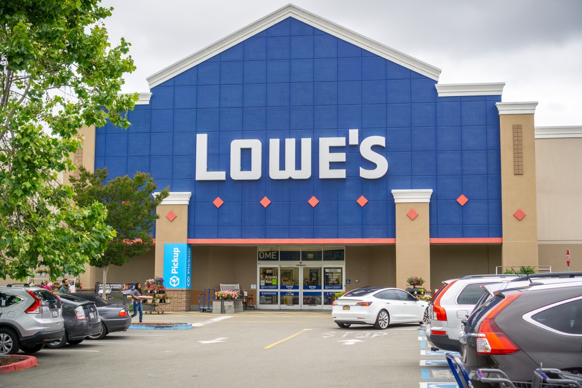 Lowe's Shoppers Say They're Owed Refunds for Faulty Products