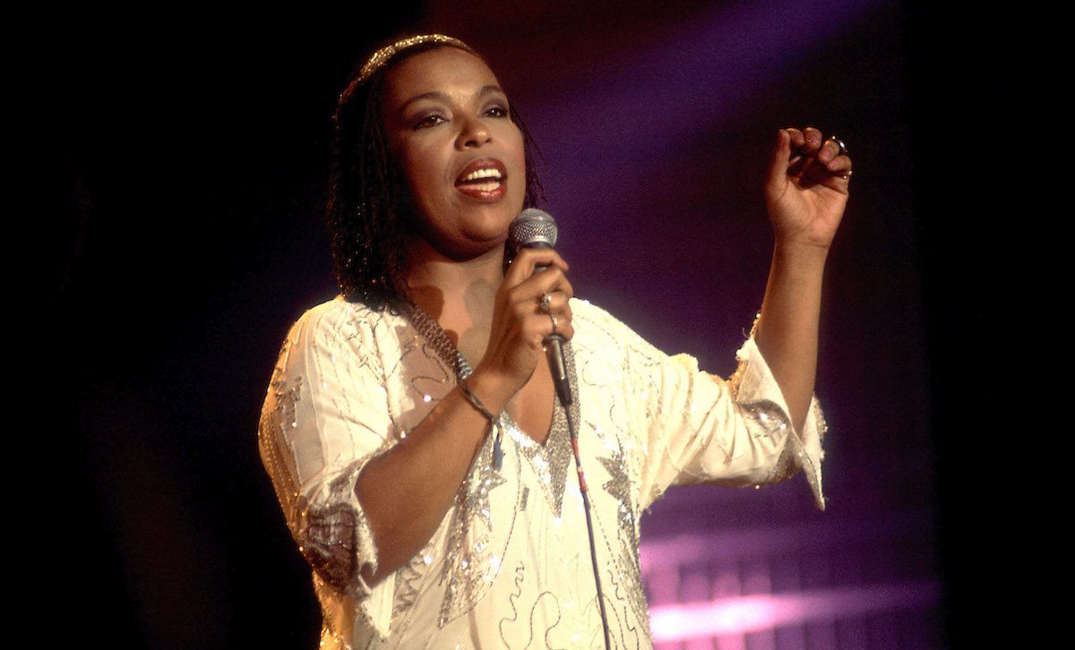 Roberta Flack has ALS, now 'impossible to sing,' rep says