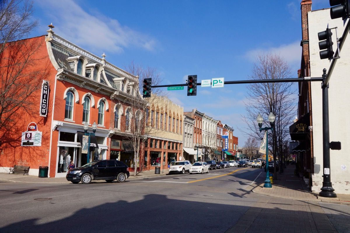 10 Small Towns That'll Make You Feel Like You're In A Hallmark ...