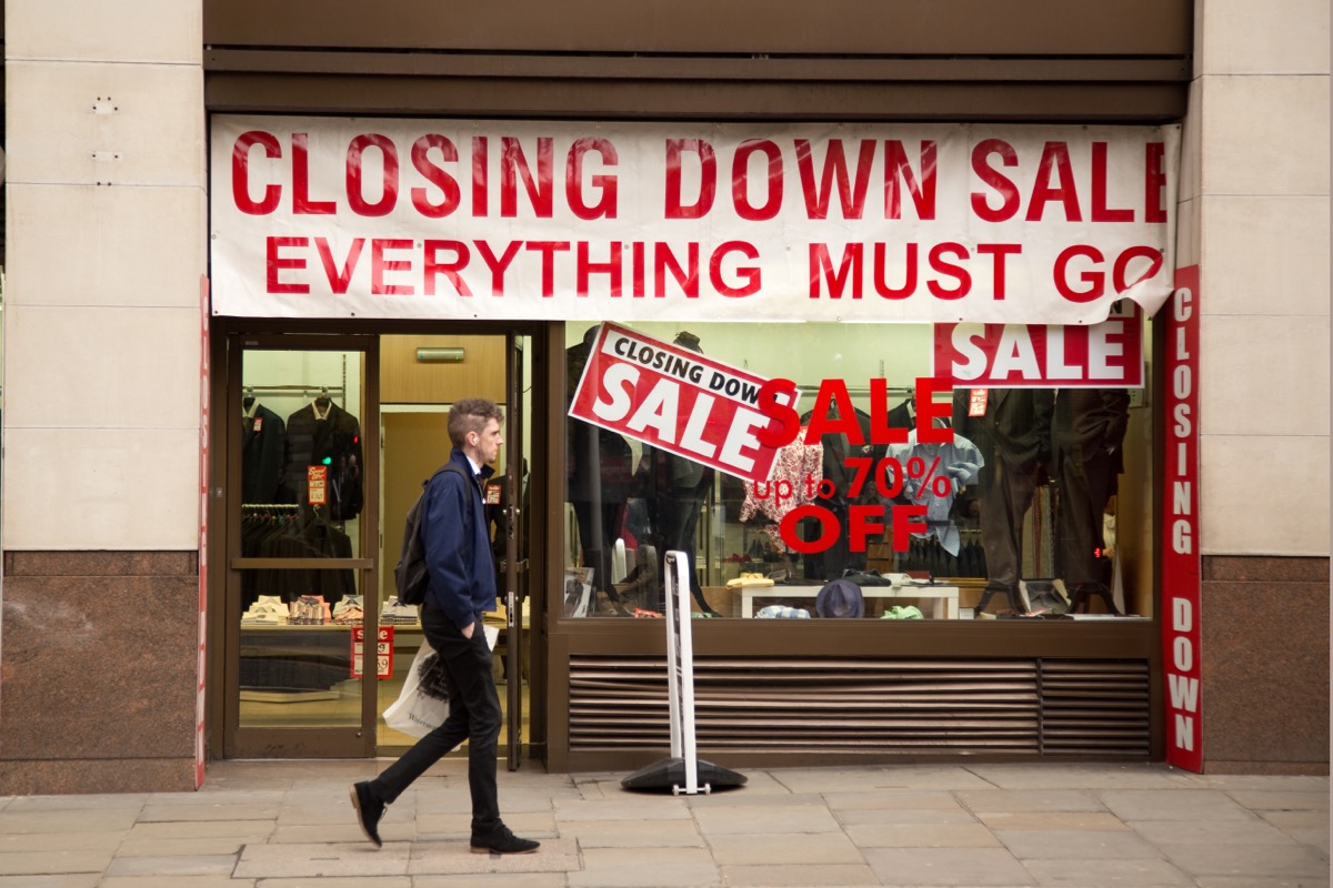This world is ending,' mourn fans as major clothing retailer will close  store doors for good after bankruptcy filing