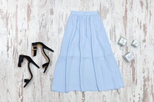 midi skirt with black shoes