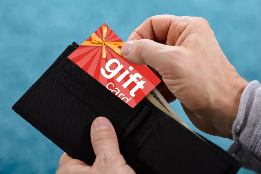 New Gift Card Scam Steals Your Money Using a Fake Barcode