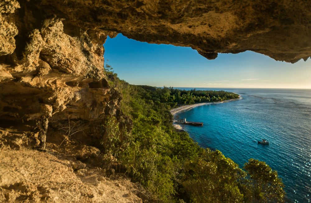 A photo of Diamond Cave on Mona Island in Puerto Rico with the ocean in the background