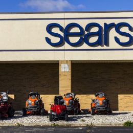 Sears Retail Mall Location. Sears is a Subsidiary of Sears Holdings VII