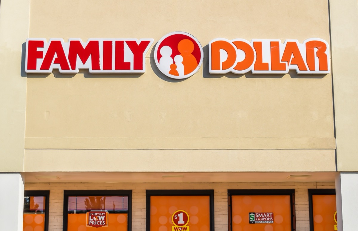 5 Warnings to Shoppers From ExFamily Dollar Employees