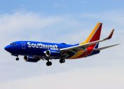 Máy bay của Southwest Airlines hạ cánh xuống sân bay