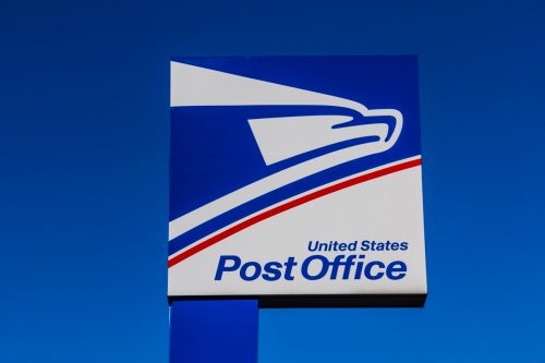Địa điểm Bưu điện USPS.  USPS chịu trách nhiệm cung cấp chuyển phát thư VI