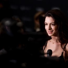 anne hathaway 2023 sundance film festival