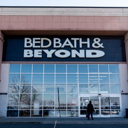 A Bed Bath & Beyond storefront