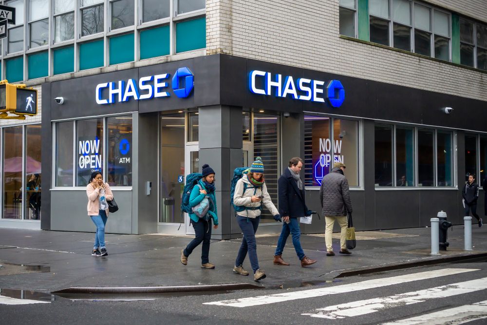 Chase and U.S. Bank Accounts Suddenly Closed Customers Say