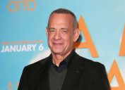 Tom Hanks tại buổi chụp hình cho "A Man Called Otto" vào tháng 12 năm 2022