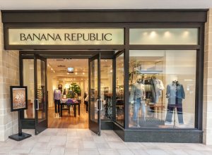 High-End Chains Are Closing Stores