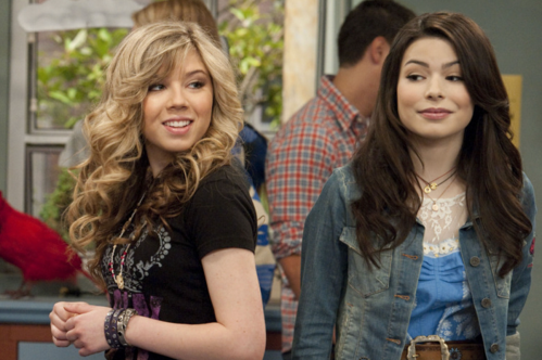 Jennette McCurdy and Miranda Cosgrove in 'iCarly'
