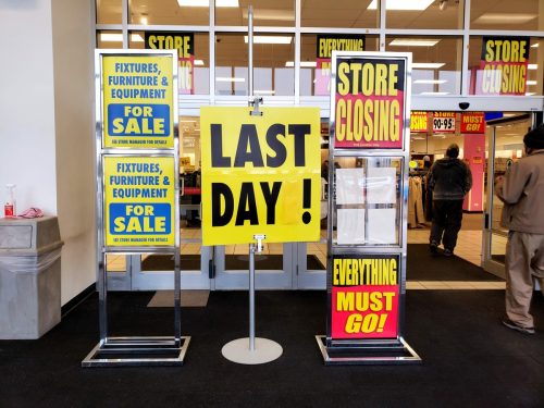 closing signs outside jcpenney store
