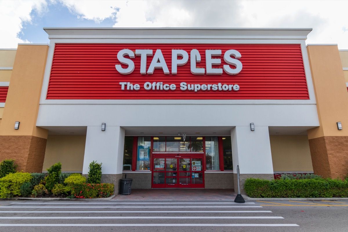 Get these deals before they're gone': Staples to close one of its Staten  Island stores 