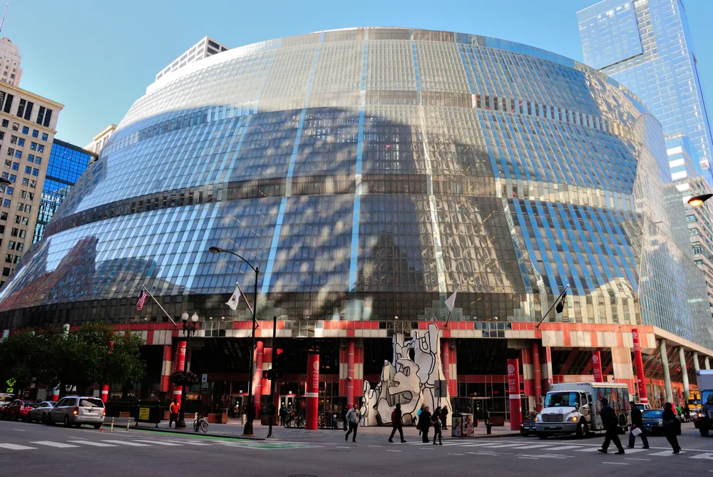 An exterior shot of the Thompson Center building in Chicago