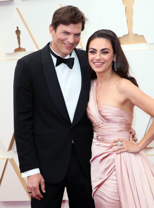 HOLLYWOOD, CALIFORNIA - MARCH 27: (L-R) Ashton Kutcher and Mila Kunis attend the 94th Annual Academy Awards at Hollywood and Highland on March 27, 2022 in Hollywood, California. (Photo by David Livingston/Getty Images)