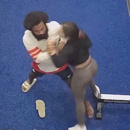 Brave Young Woman Fights off Man Who Attacked Her Inside Gym. "Show Him That You're Strong."