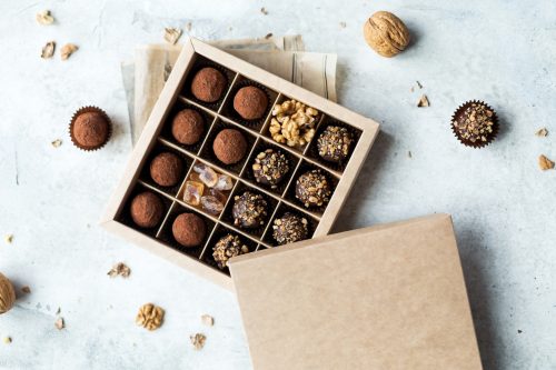 Chocolate truffle balls with cocoa powder