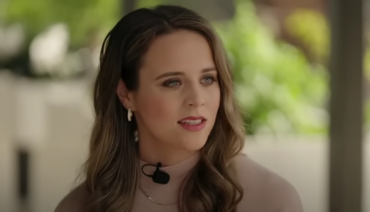 Jinger Duggar Calls Out Family Pastor for "CultLike" Teachings