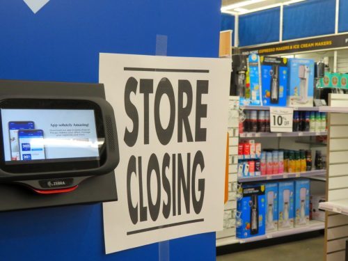 store closing sign at bed bath & beyond